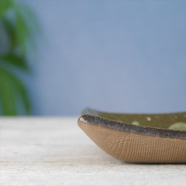 画像5: 沖縄/やちむん/陶眞窯/四角皿（12cm）/ゴス白いっちん/12 X 12 (5)