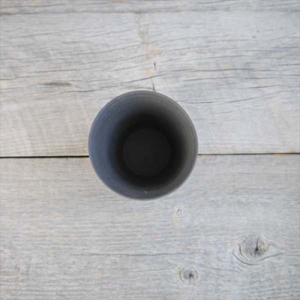 画像6: 静岡/瓦性食器/粋瓦（SUIGA）/焼酎カップ オリジナル (判押し)/Japanblack（木箱入）/Φ7.5 X H8.7 (6)