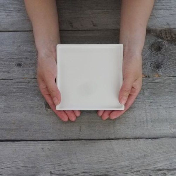 画像6: フラッグス/有田焼/貝山窯/sikumi/シャイン・ホワイト/銘々皿無地/14cm (6)