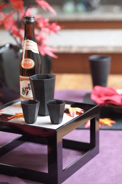 スタイリッシュでお洒落な 竹中銅器 さんの酒器揃っています コラム モダン和食器をさがすなら 食器のファッション誌 テーブルライフ